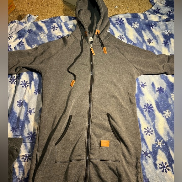 ONESIE with hood and pockets- Men’s large- fuzzy - Picture 2 of 5
